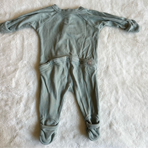 Goumi Newborn Footie Sleeper - Picture 5 of 11